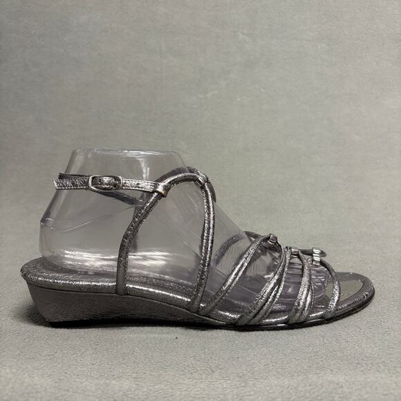 STUART WEITZMAN Women's Metallic Silver Leather Sandals Size 9 Gladiator Demi - Picture 5 of 16